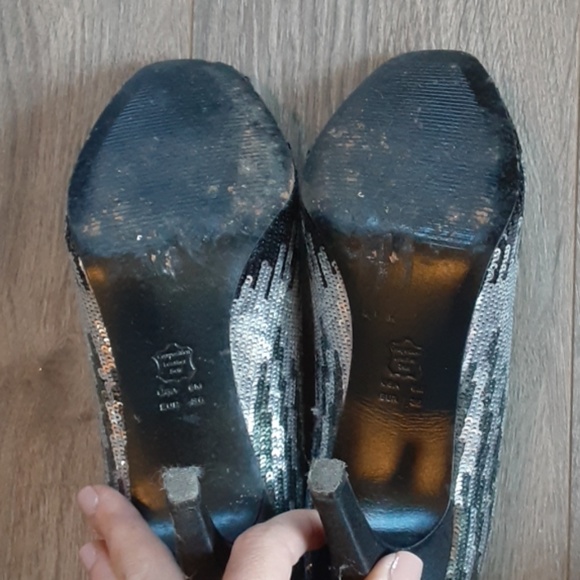 Silver and black Nina Heels size 6m. - Picture 4 of 5